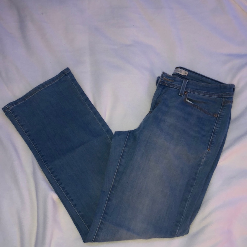 Levis, barely worn boot cut jeans